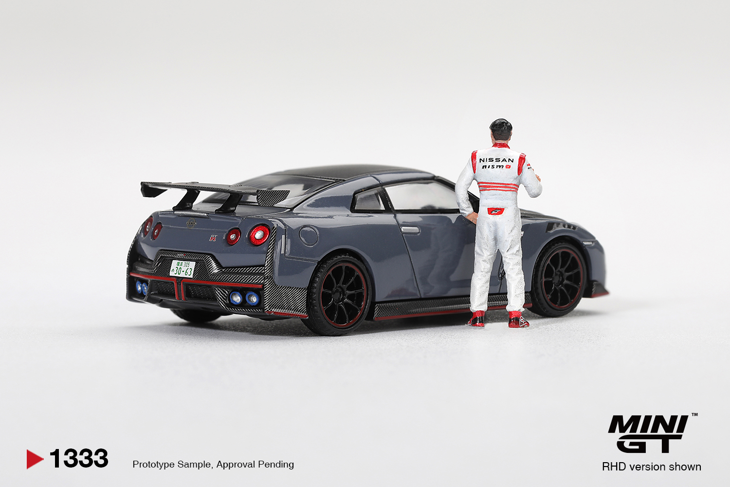 Mini GT 1333 1:64 NISSAN GTR R35 NISMO TSUKUBA PRODUCTION CAR