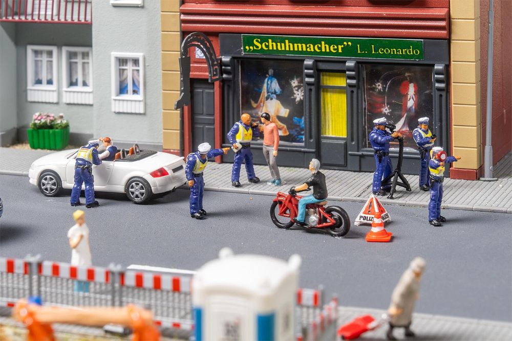 Faller 151713 Verkehrskontrolle 1:87 Spur H0 NEU OVP Figuren