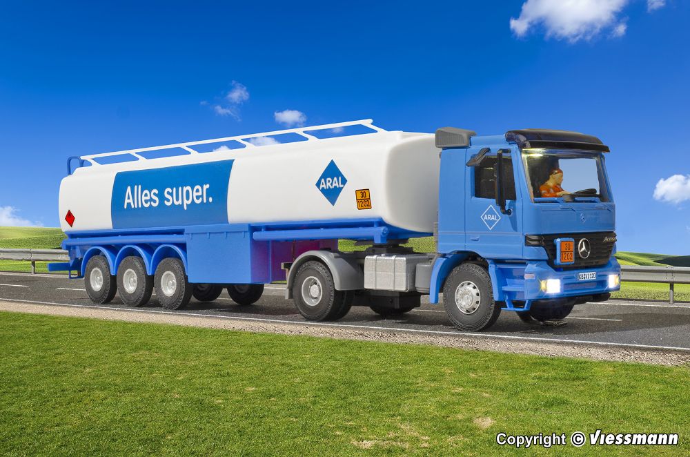 Viessmann 8120 MB ACTROS 2-achs Zgm ARAL Tankauflieger Spur H0