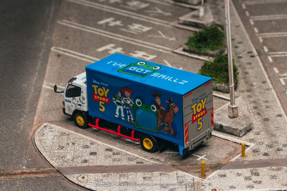 Tarmac Works T64T-TL002-TS 1/64 Mitsubishi Fuso Canter Toy Story 5