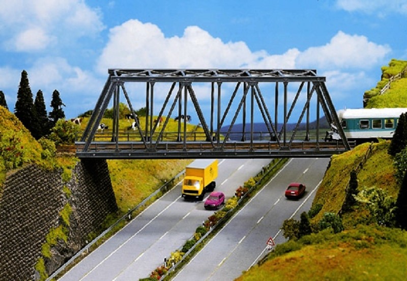Noch 21320 Kastenbrücke