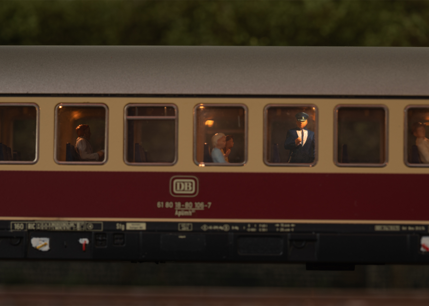 Märklin 43886 Schnellzugwagen Apümh DB