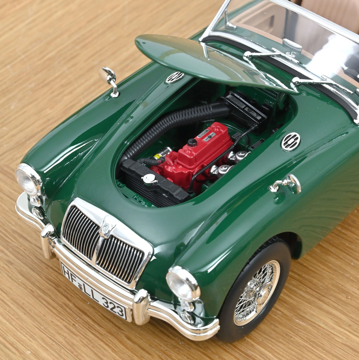 Norev 182610 MGA 1955 British Racing Green 1:18 Standmodell NEU