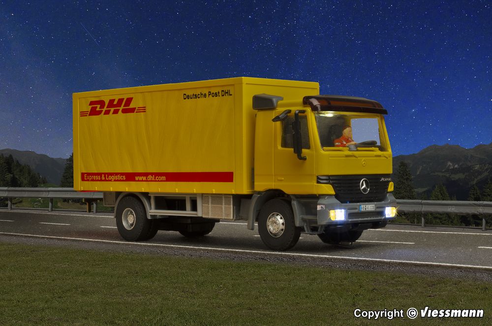 Viessmann 8118 MB ACTROS 2-achs Kofferaufbau DHL 1:87 Spur H0 NEU