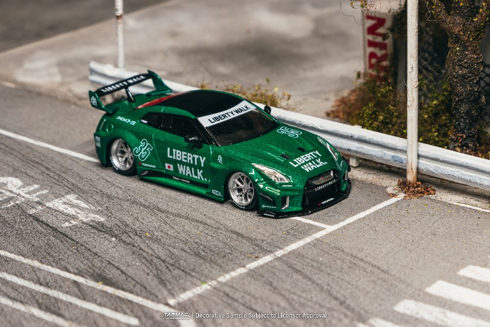 Tarmac Works T64-105-EG 1:64 NISSAN GT-R (R35) LB SUPER SILHOUETTE 2026