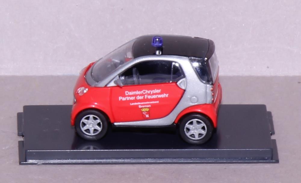 Busch 489305 Smart City Coupe Feuerwehr Bremen - 1:87 - Neu