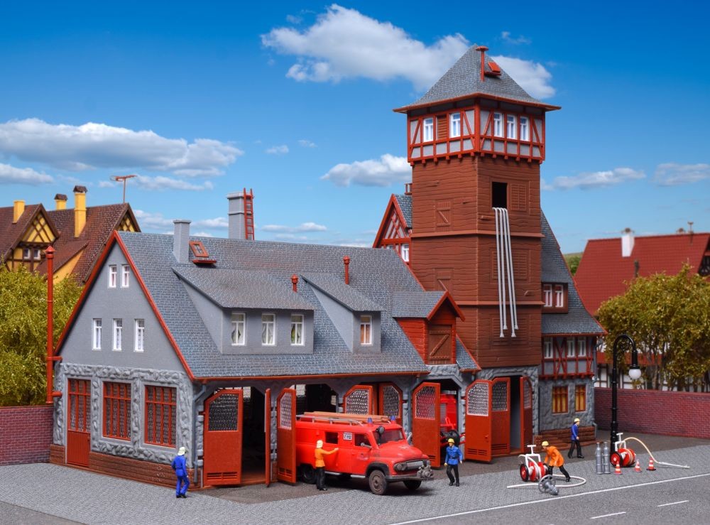 Vollmer 43767 H0 Feuerwehrstützpunkt, fünfständig