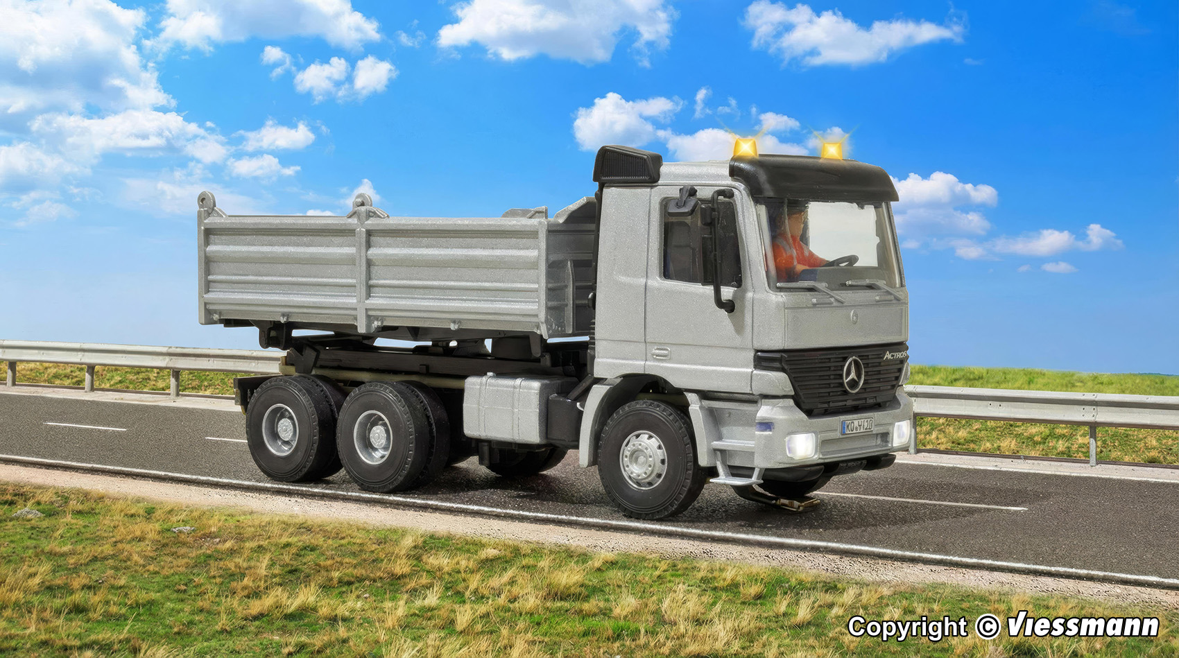 Viessmann 8004 CarMotion Basis Startset MB ACTROS Muldenk. Spur H0