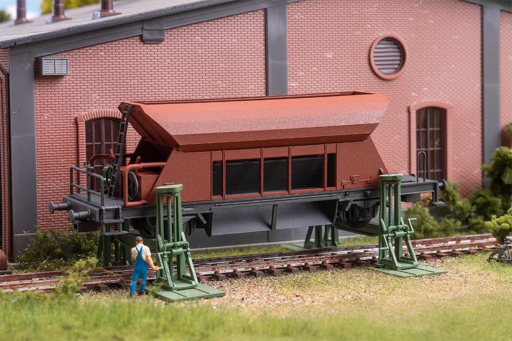Faller 120323 2 Spindelhebeböcke m. aufgebocktem Waggon Spur H0
