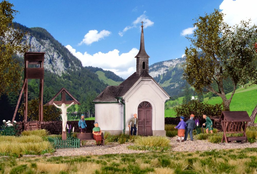 Kibri 39780 H0 Kapelle in Hirschbichl mit Zubehör
