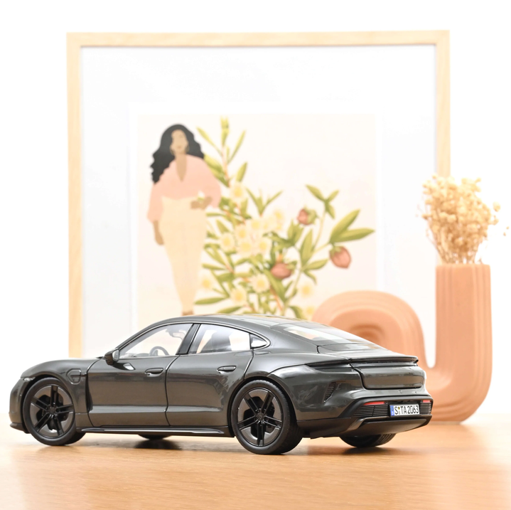 Norev 187654 Porsche Taycan Turbo S 2024 Schiefergrau Neo 1:18