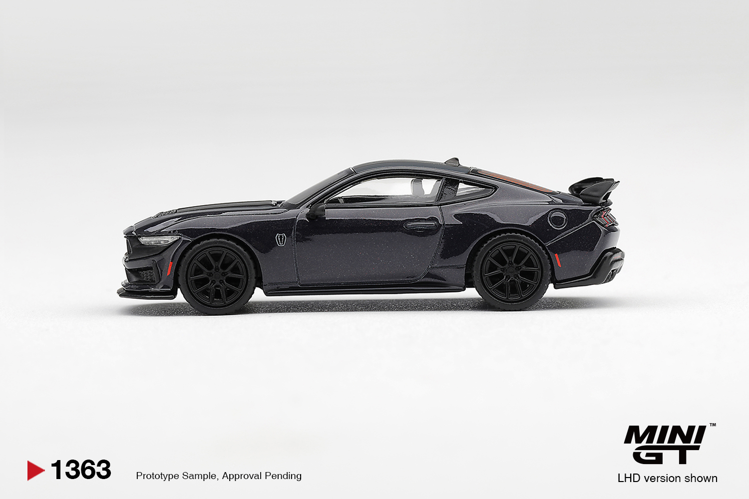 Mini GT 1363 1:64 FORD MUSTANG DARK HORSE BLUE EMBER 2025
