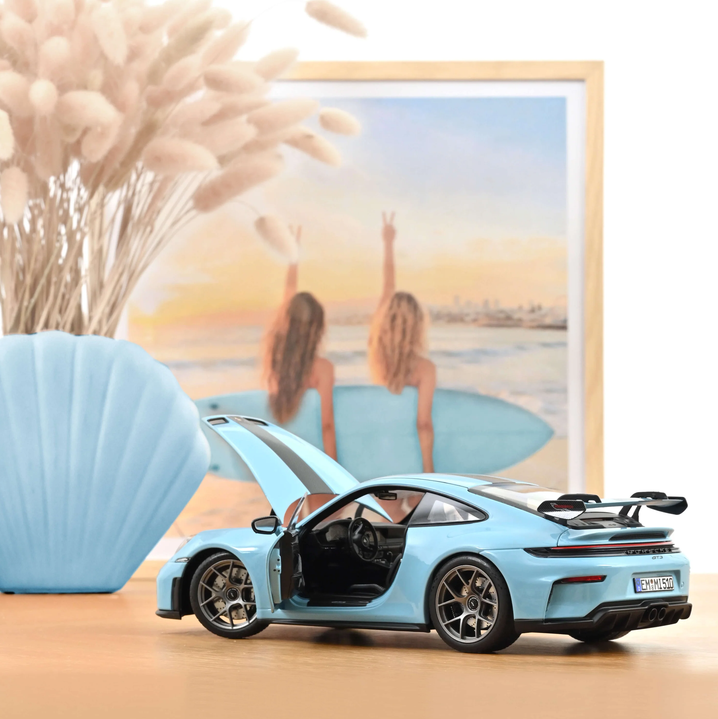 Norev 187000 Porsche 911 GT3 mit Weissach-Paket 2025 Gulfblau 1:18