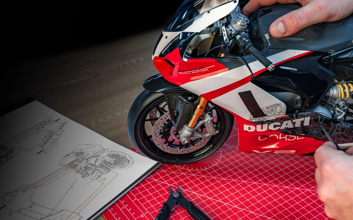 Pocher HK124 Ducati Panigale V2 Superquadro Final Edition 1:4 Bausatz