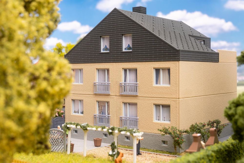 Faller 130755 Mehrfamilienhaus 1:87 Spur H0 Bausatz NEU OVP