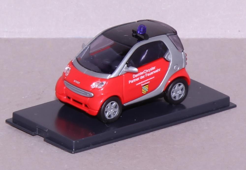 Busch 489313 Smart City Coupe Feuerwehr Sachsen - 1:87 - Neu