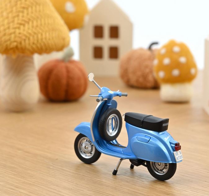 Norev 182100 Vespa 125 Primavera 1968 Blau Metallic 1:18 Neu OVP
