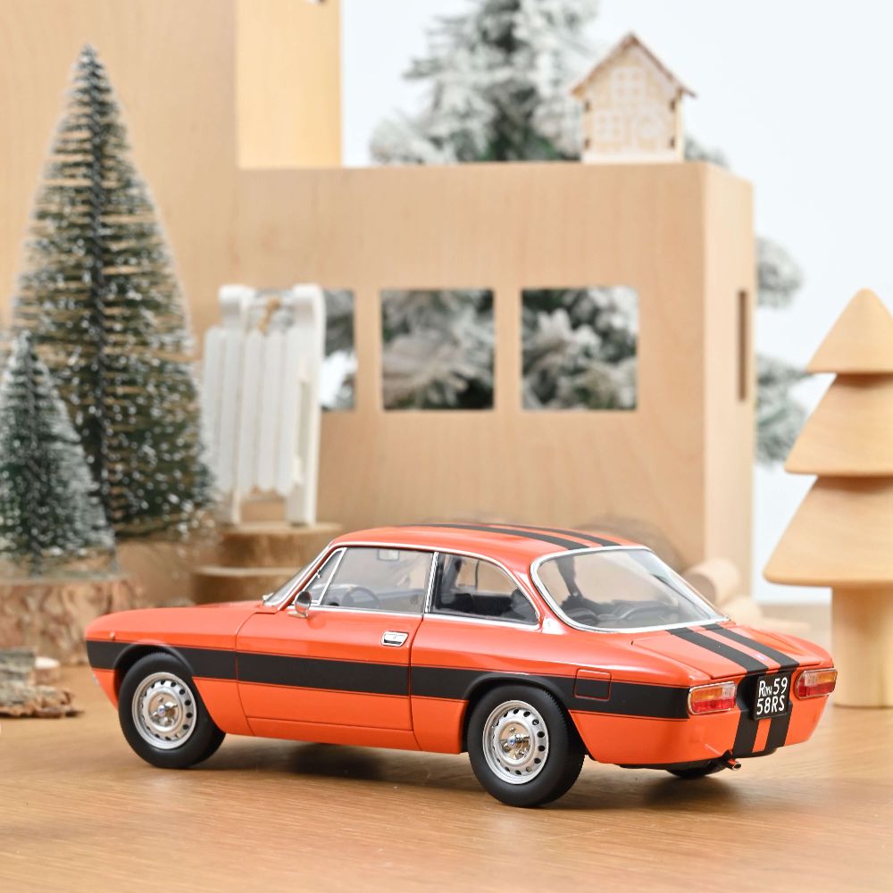 Norev 187918 Alfa Romeo 2000 GTV 1973 Orange 1:18 Standmodell