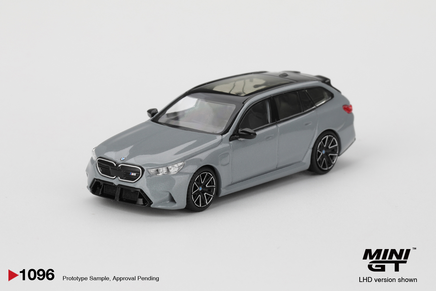 Mini GT 1096 BMW M5 (G99) Touring Brooklyn Grey Metallic 2025 1:64