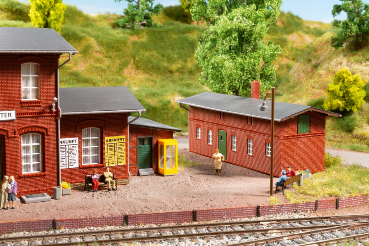 Auhagen 15106 Set Bahnhof Neukloster - Spur H0 - Bausatz - Neu - OVP