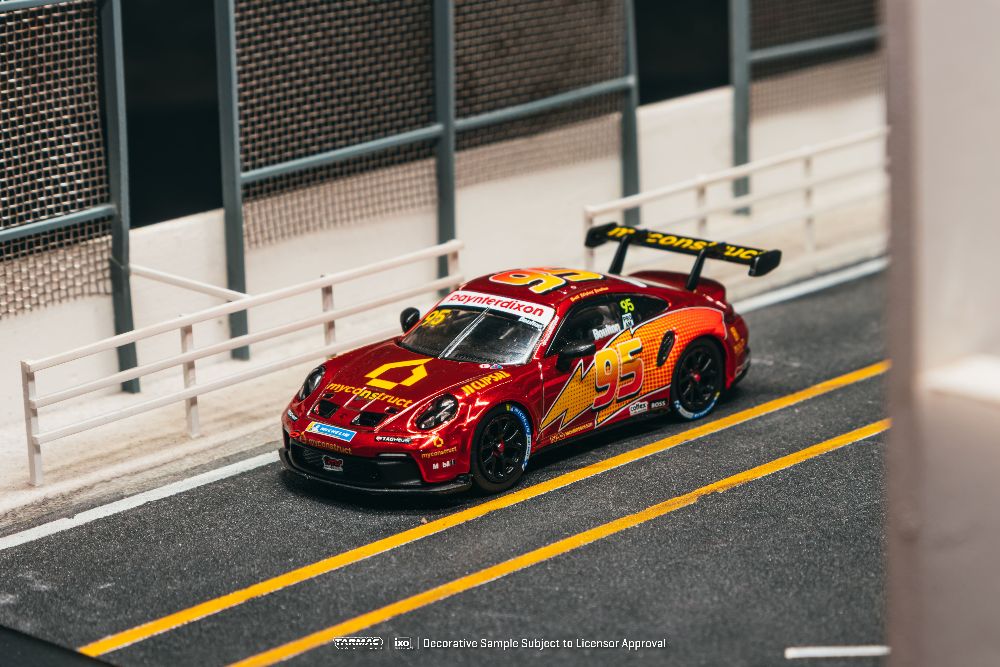 Tarmac Works T64-093-25CCA95 1:64 PORSCHE 991 (992) GT3 CUP BRETT BOULTON