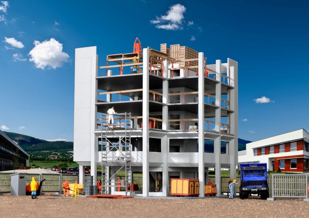 Kibri 38537 H0 Gebäude-Rohbau mit Baustellenzubehör