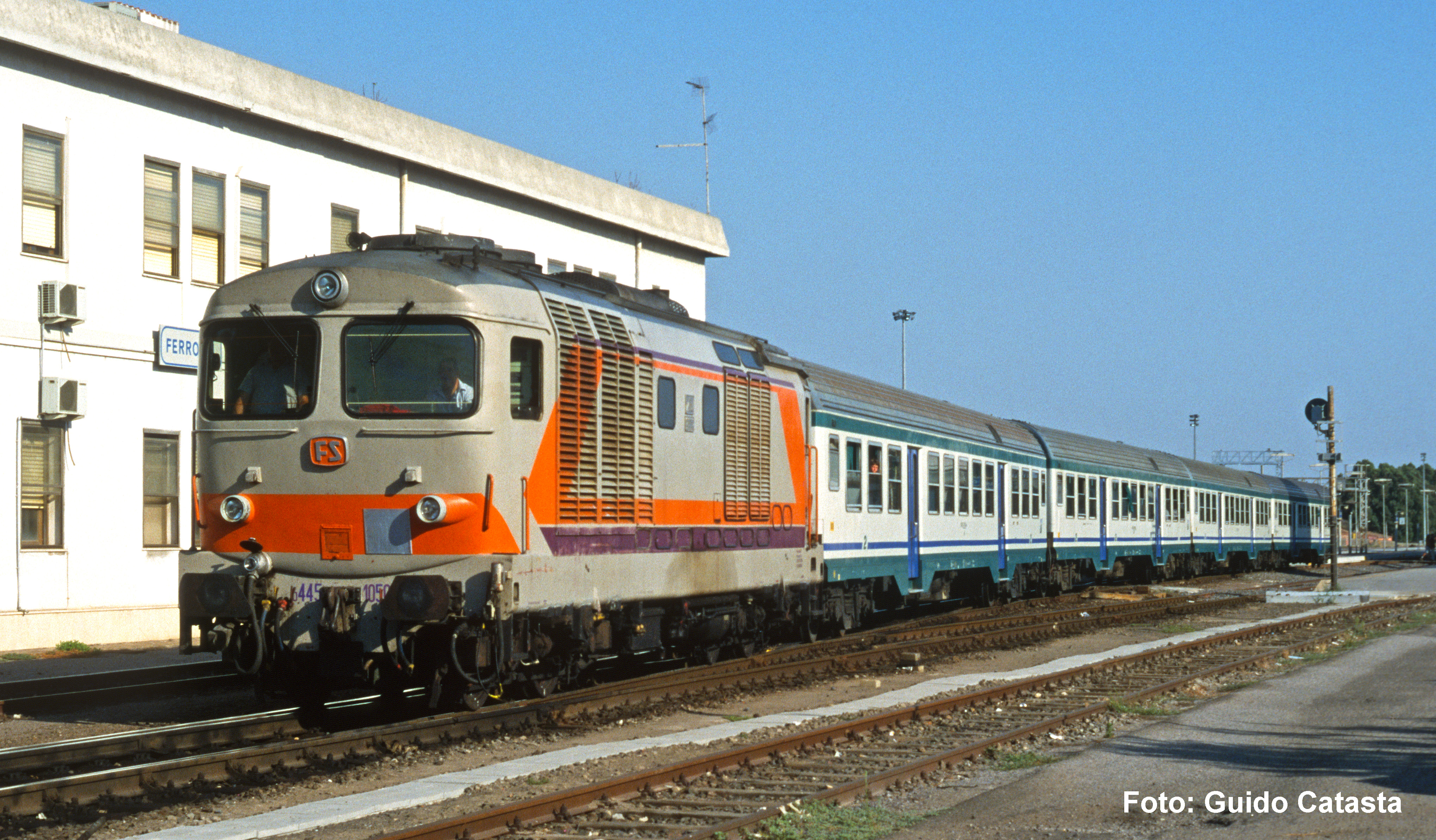 Piko 22032 Diesellok D.445 zweite Serie Navetta FS IV + DSS PluX22