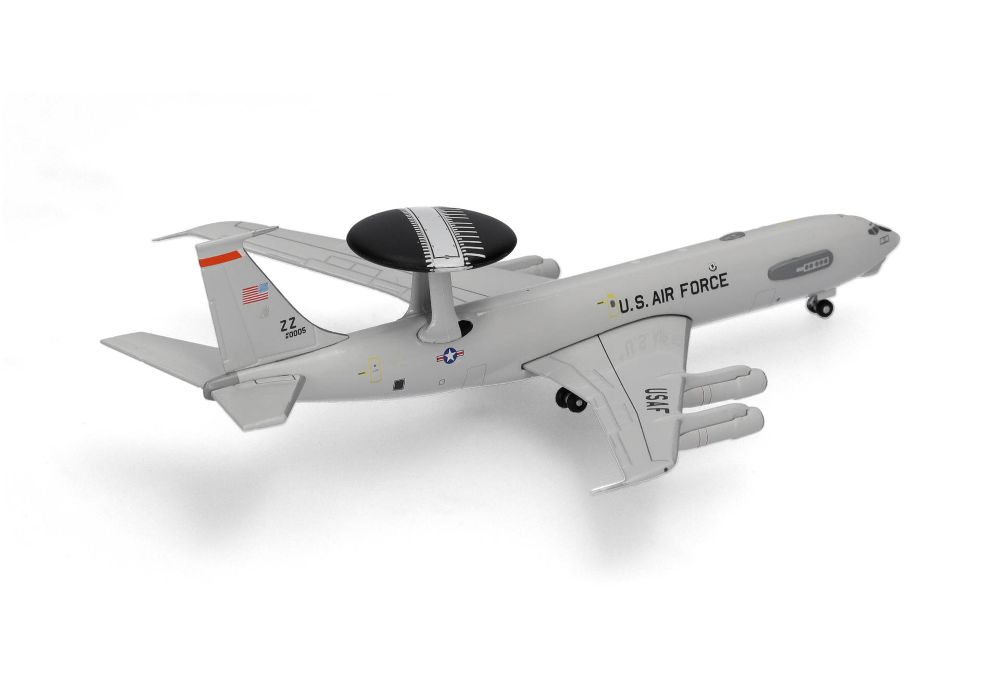 Herpa 538916 U.S. Air Force Boeing E-3 Sentry Kadena Air Base 1:500