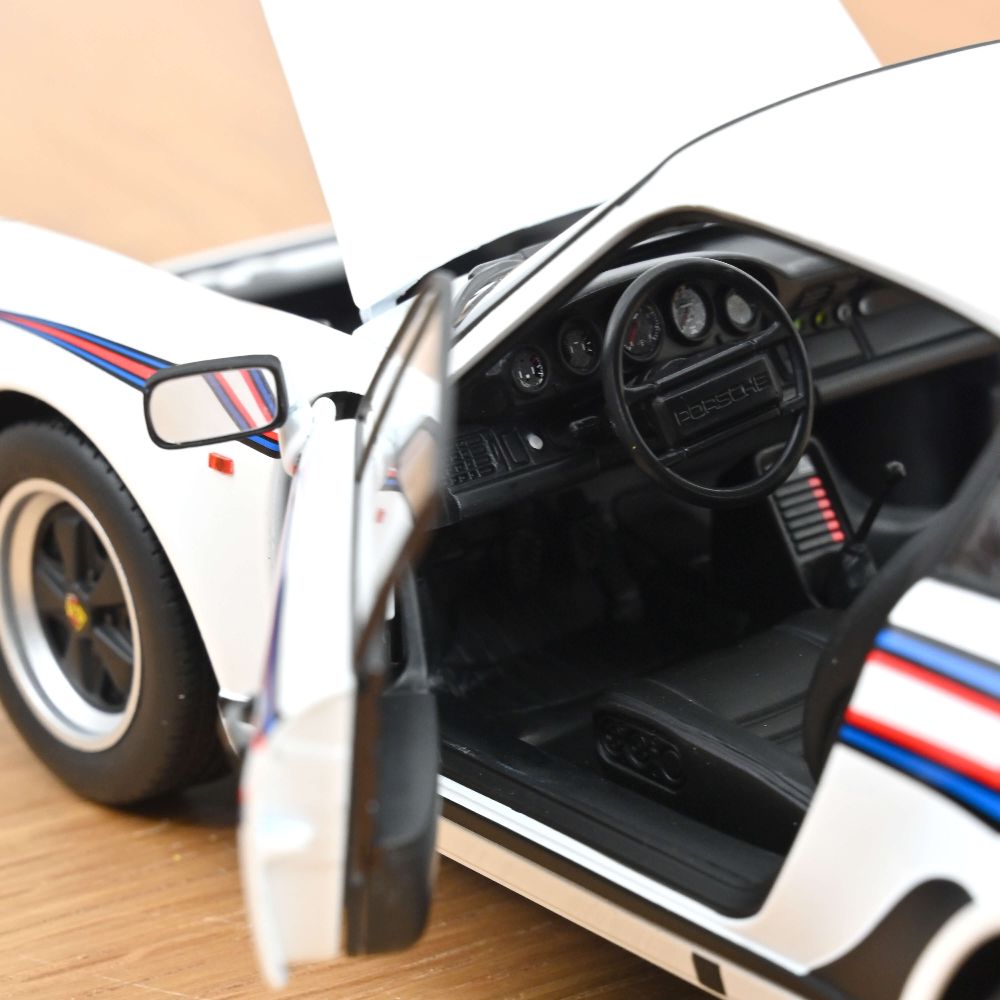 Norev 187668 Porsche 911 Turbo 3.3 1980 Weiß 1:18 Standmodell