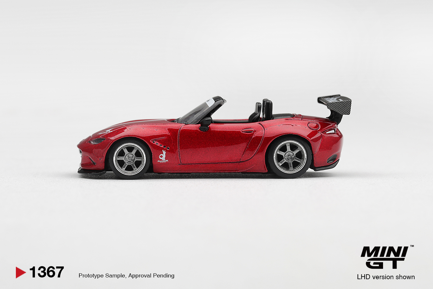 Mini GT 1367 1:64 MAZDA MX-5 (ND) PANDEM KODO RED 2015