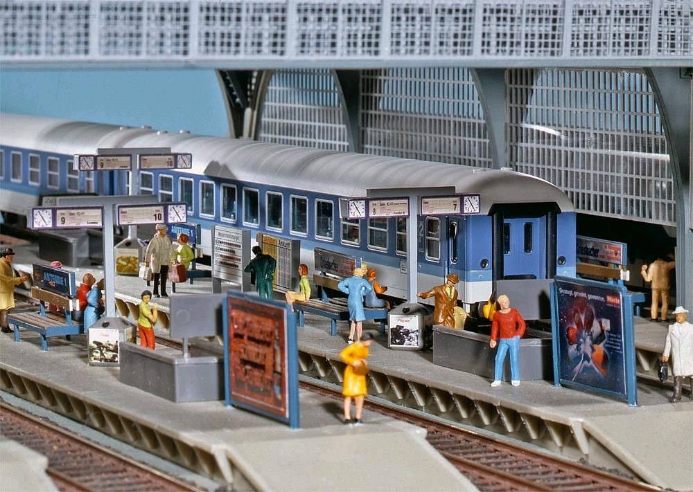 Faller 120186 Bahnsteigausschmückung 1:87 Spur H0 Bausatz Neu OVP