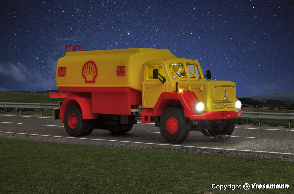 Viessmann 8131 MAGIRUS DEUTZ 2-achs Tankfahrzeug Shell Spur H0