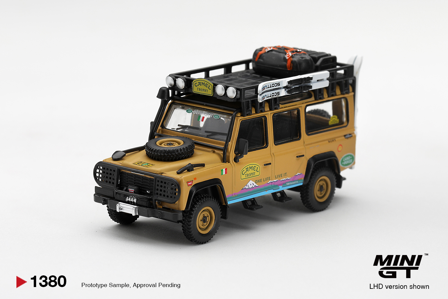 Mini GT 1380 1:64 LAND ROVER DEFENDER 110 CAMEL TROPHY