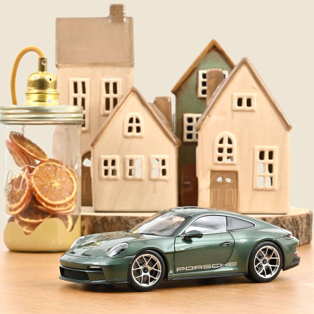 Norev 187472 Porsche 911 S/T 2023 Malachitgrünmetallic 1:18 NEU