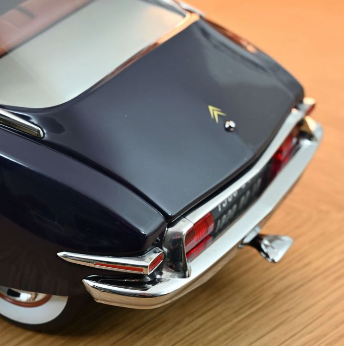 Norev 121579 Citroën DS 19 1955 Violet und Beige 1:12 Standmodell