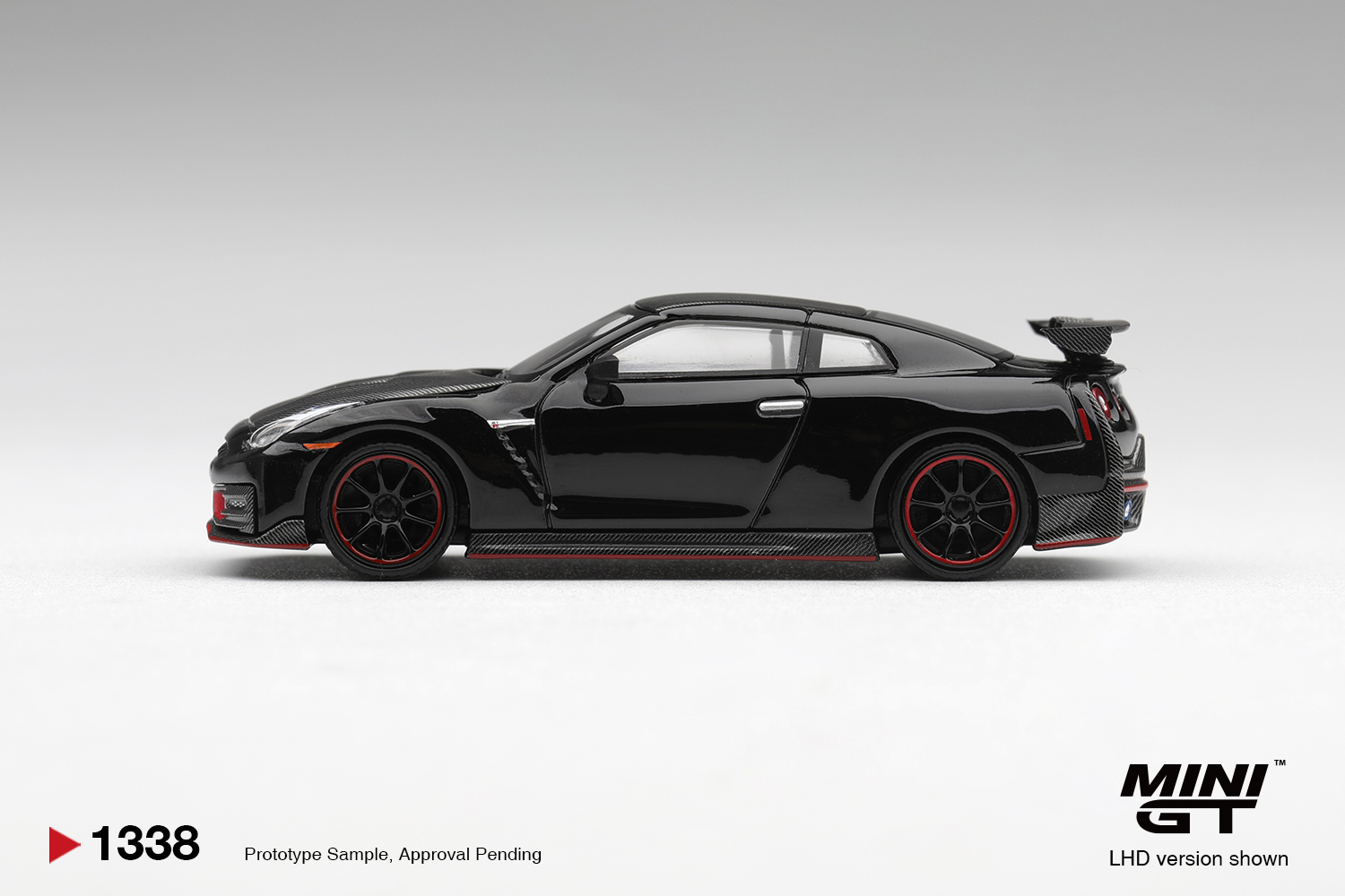 Mini GT 1338 1:64 NISSAN GT-R R35 NISMO BLACK 2024