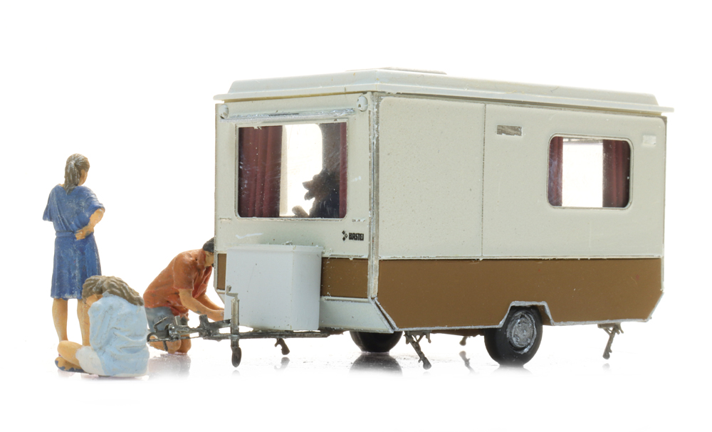 Artitec 387.726 DDR Wohnwagen 'Bastei' auf dem Campingplatz