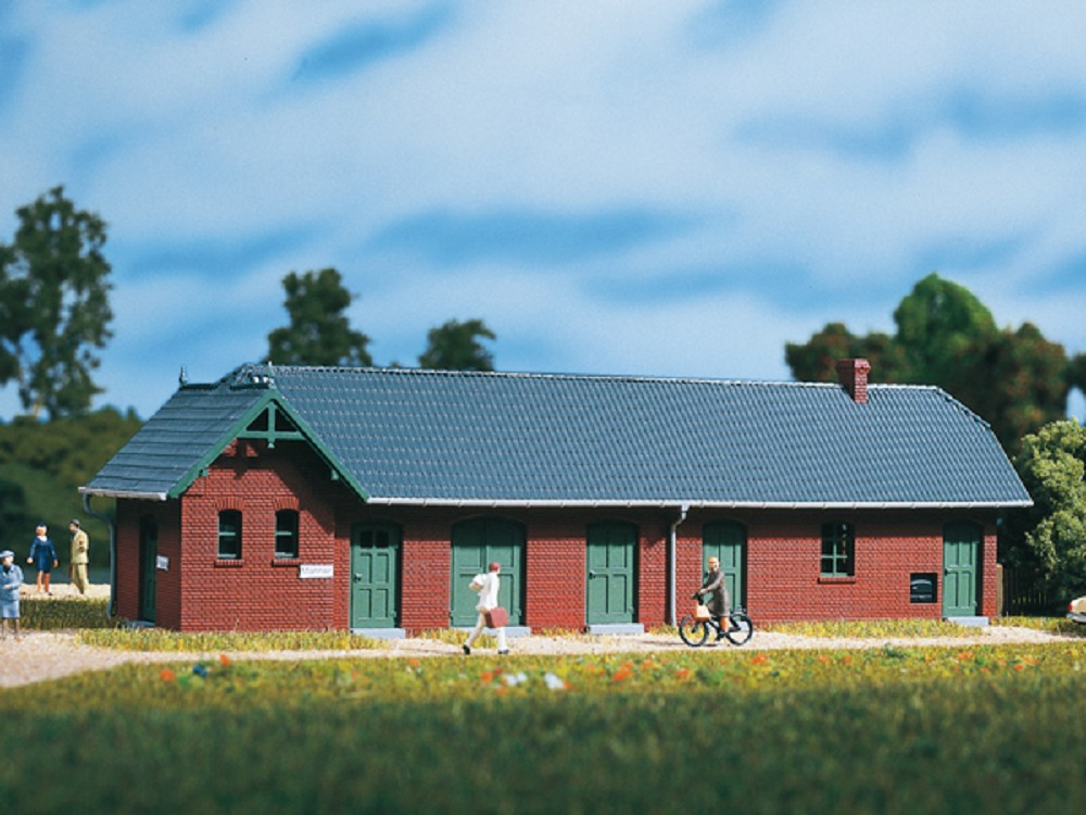 Auhagen 13314 Bahnhofstoilette mit Stallung