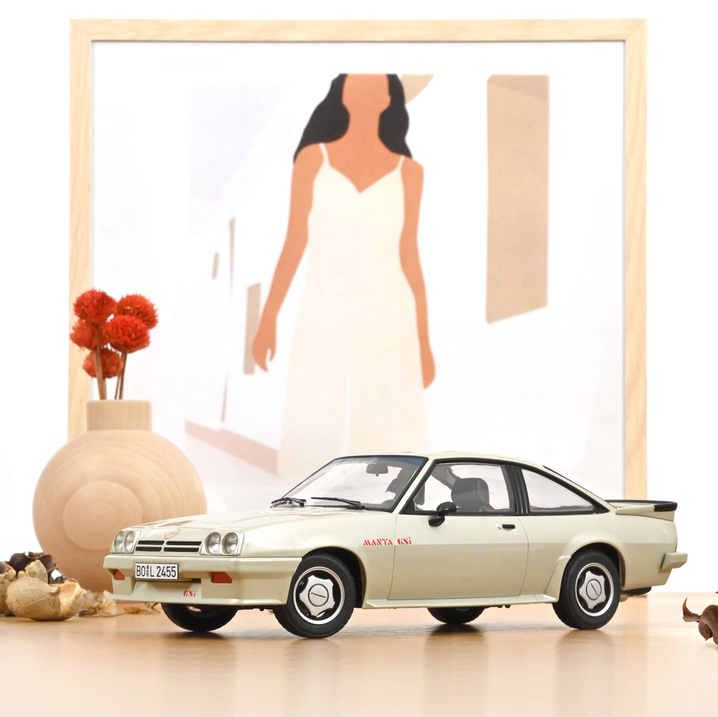Norev 183307 Opel Manta GSi 1987 Platin metallic 1:18 Standmodell