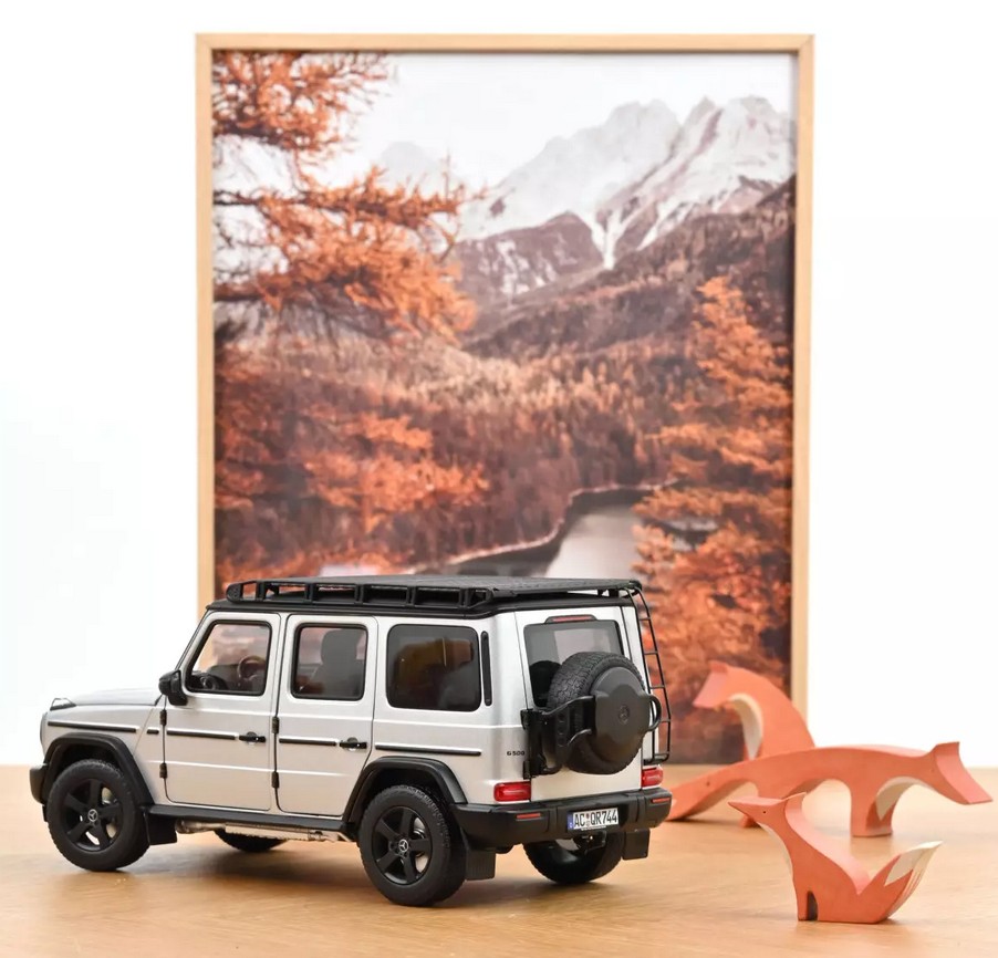 Norev 183030 Mercedes-Benz G-Class 2024 Iridiumsilber 1:18 NEU