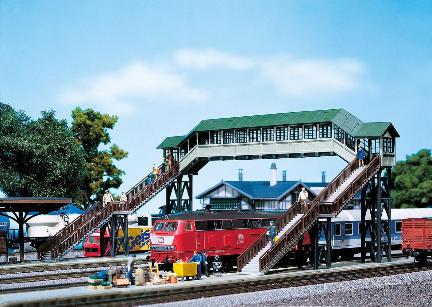 Faller 120198 Überdachte Fußgängerbrücke 1:87 Spur H0 Bausatz
