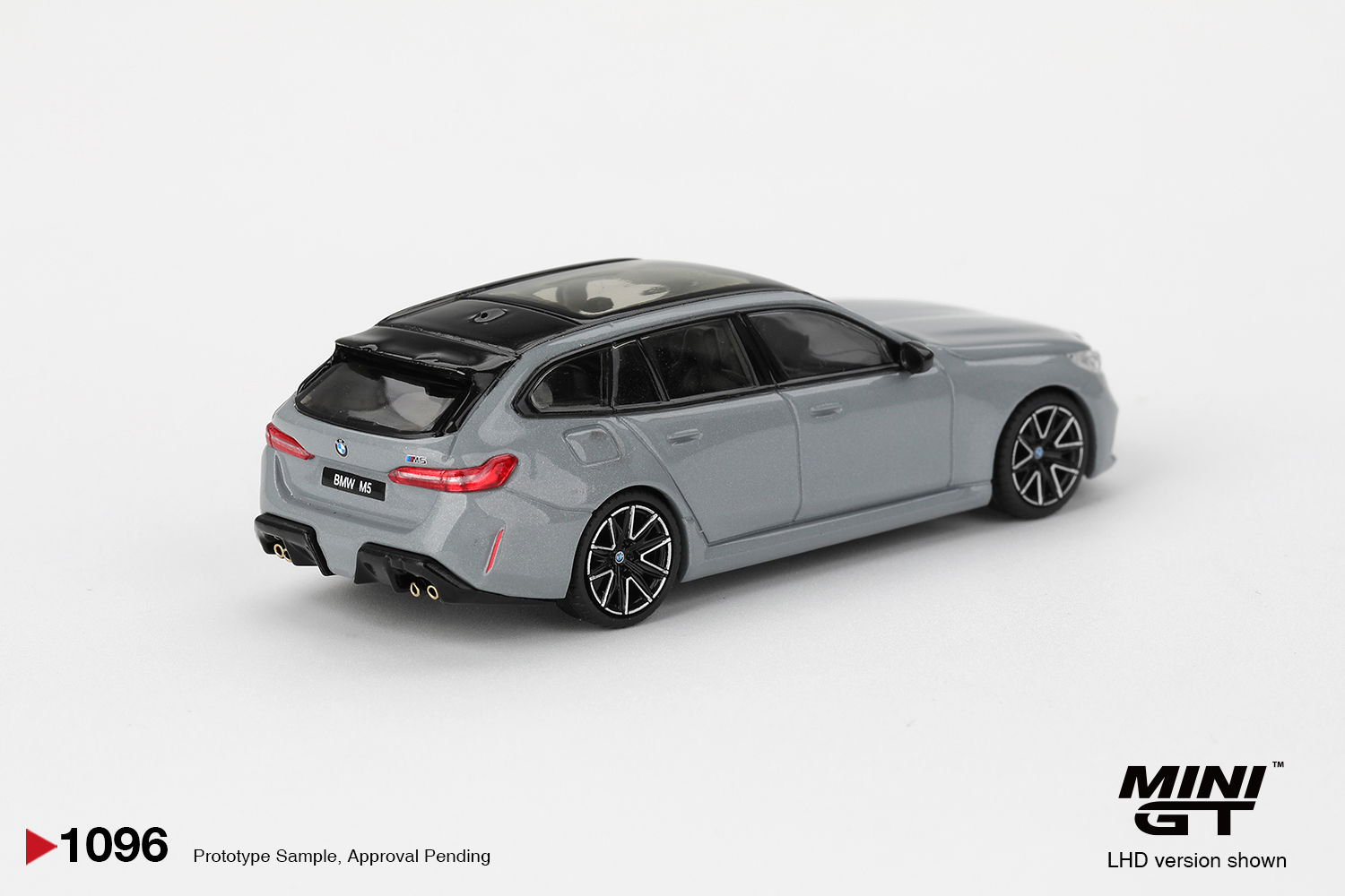 Mini GT 1096 BMW M5 (G99) Touring Brooklyn Grey Metallic 2025 1:64
