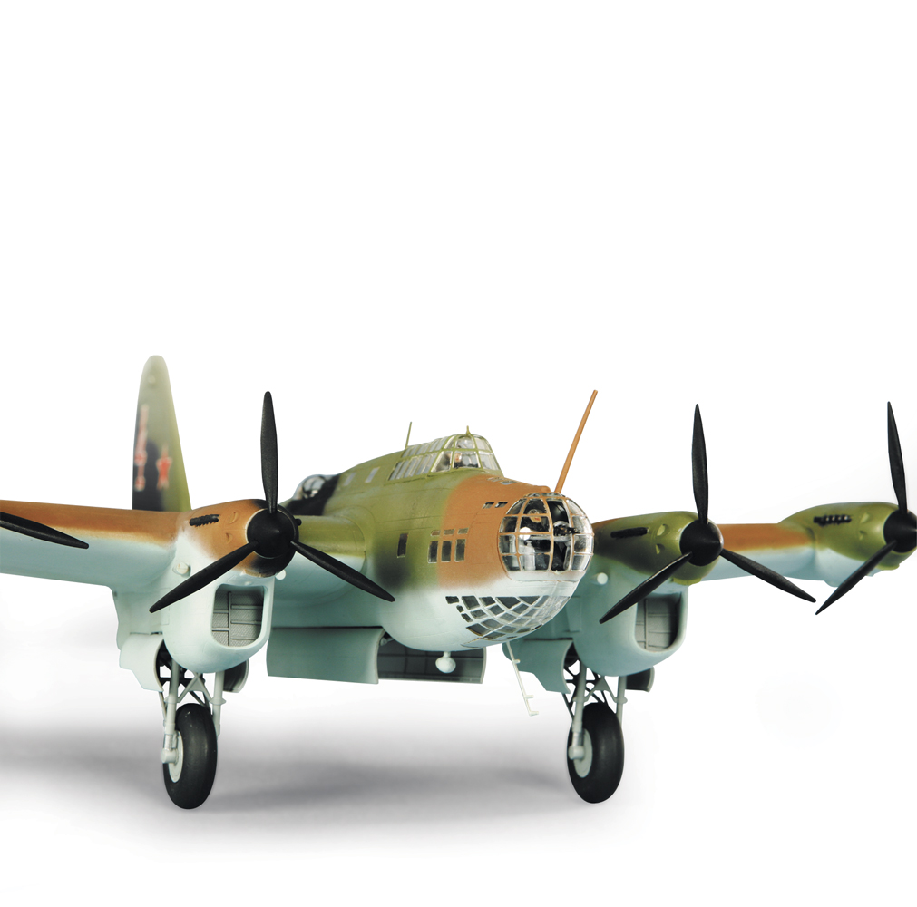 Zvezda 7264 1/72 Petlyakov PE-8