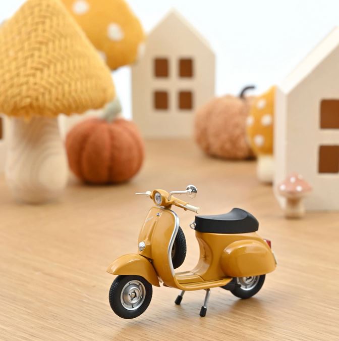 Norev 182080 Vespa 50 R 1969 Positano Gelb 1:18 Standmodell NEU