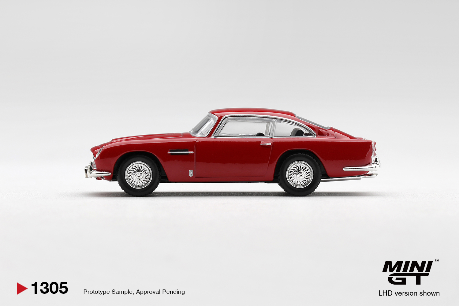 Mini GT 1305 1:64 ASTON MARTIN BD5 FIESTA RED 1965