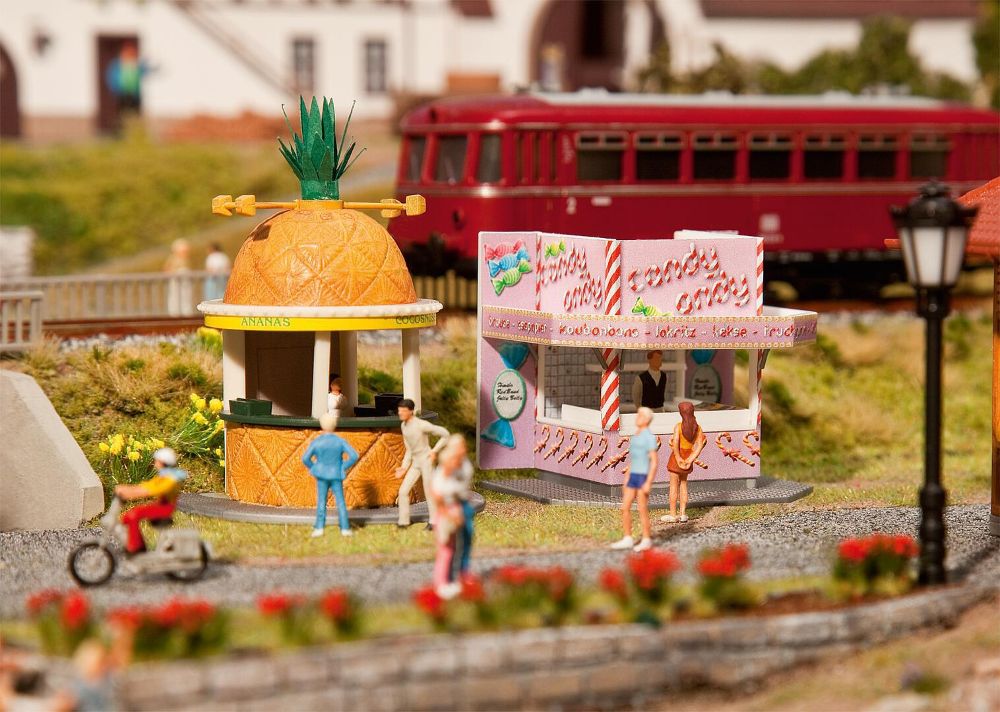 Faller 140443 Süßigkeiten- und Fruchtsaftbude 1:87 Spur H0 Bausatz
