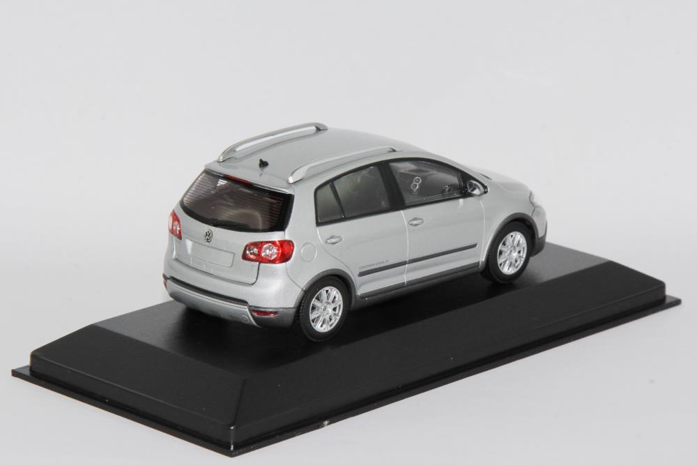 Minichamps 400054370 VOLKSWAGEN CROSS GOLF – 2006 – SILVER L.E. 1200 pcs. 1:43