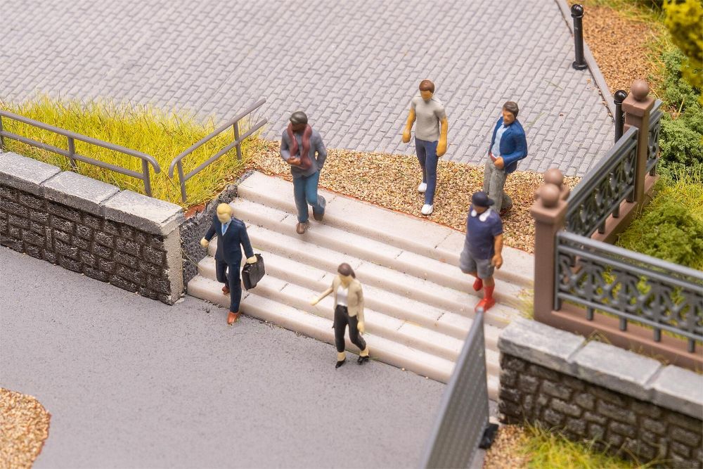 Faller 151727 Treppenabsteigende Personen 1:87 Spur H0 NEU OVP
