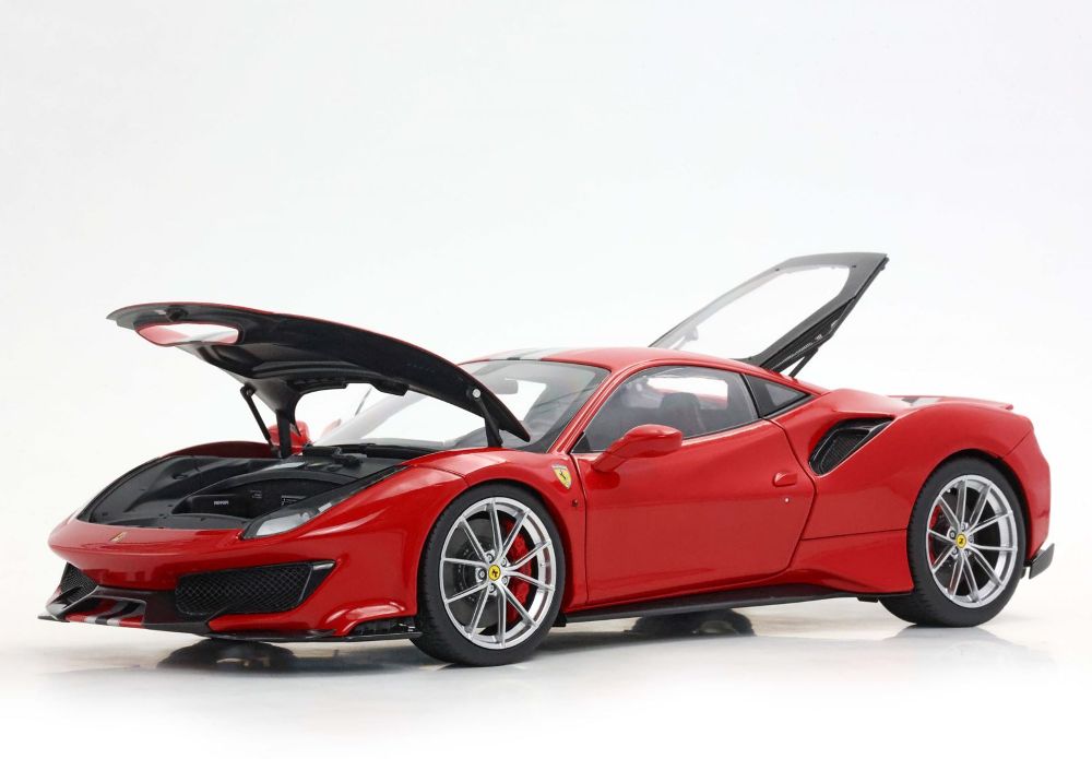 Ferrari 488 Pista - metal diecast - full open 1:18