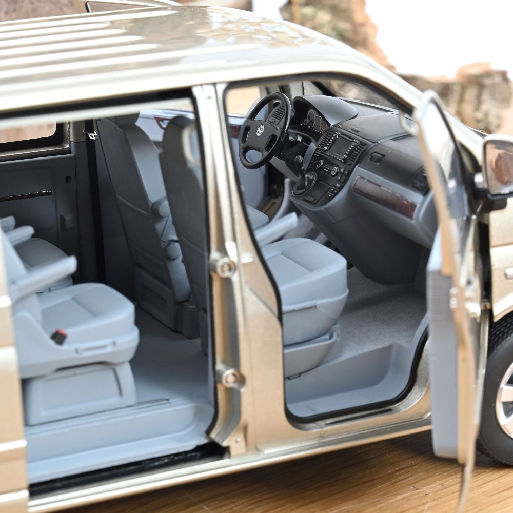 Norev 188602 VW Multivan 2003 Wheat Beige metallic 1:18 NEU OVP